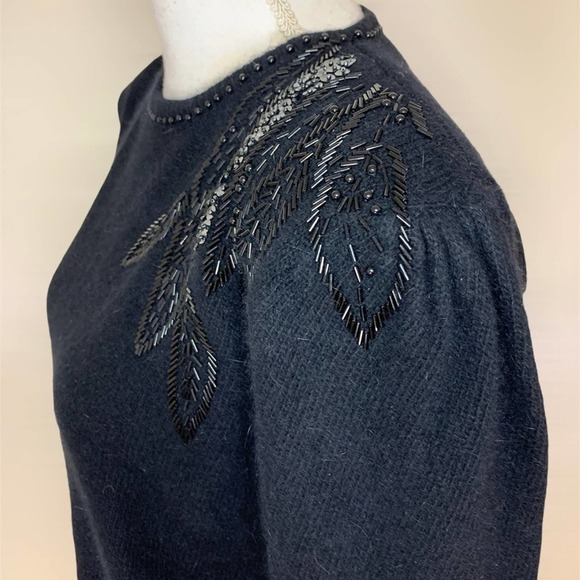 Vintage Lambswool Angora Sweater with one leaf Beaded Shoulder - Picture 3 of 10